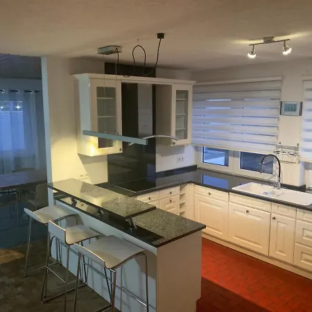 Apartment Heinrich Mit Parkplaetzen Im Ruhigen Industriegebiet Apartmán Heddesheim