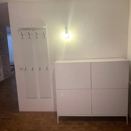 Apartment Heinrich Mit Parkplaetzen Im Ruhigen Industriegebiet * Heddesheim