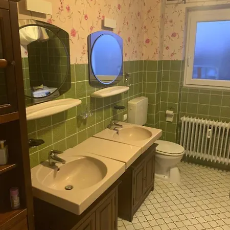 アパート Apartment Heinrich Mit Parkplaetzen Im Ruhigen Industriegebiet *
