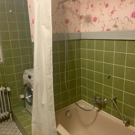 アパート Apartment Heinrich Mit Parkplaetzen Im Ruhigen Industriegebiet Heddesheim