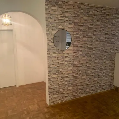 Apartment Heinrich Mit Parkplaetzen Im Ruhigen Industriegebiet アパート Heddesheim