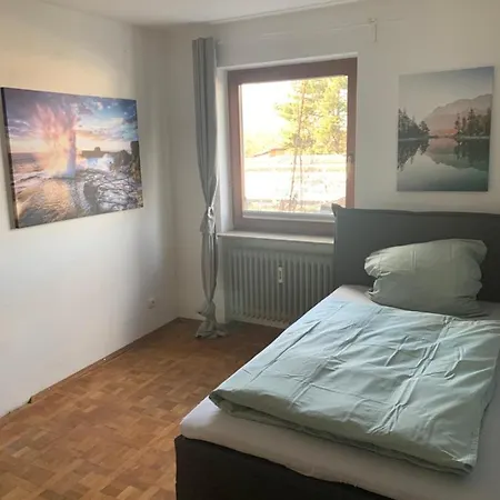 Apartment Heinrich Mit Parkplaetzen Im Ruhigen Industriegebiet アパート *